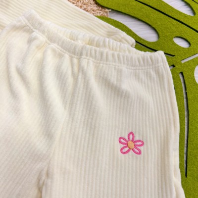 Conj. Jaqueta e Calça em Soft Canelado com Flor Bordada - Off White